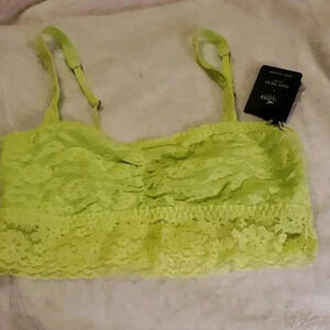 HOLLISTER & GILLY HICKS TANK TOP